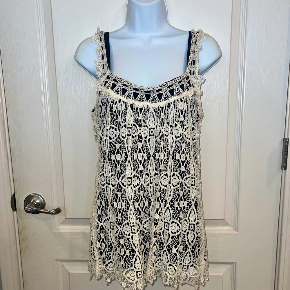 Solitaire brand Crochet Lace Top